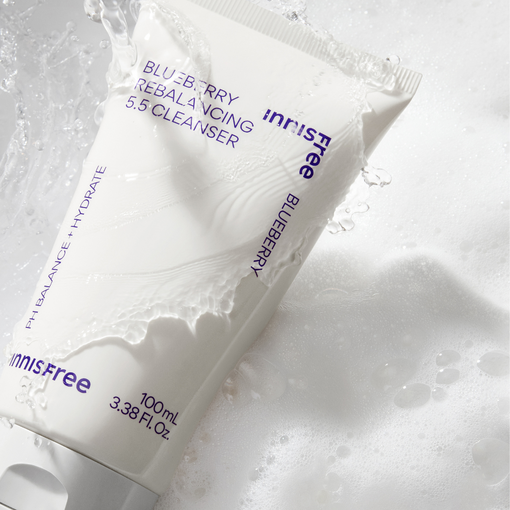 Sữa rửa mặt cân bằng giữ ẩm da INNISFREE Blueberry Rebalancing 5.5 Cleanser 200 mL