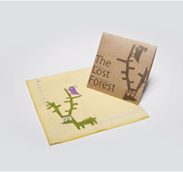 Dùng khăn tay sinh học quấn quanh cổ tay như một phụ kiện khá thời trang và sành điệu!